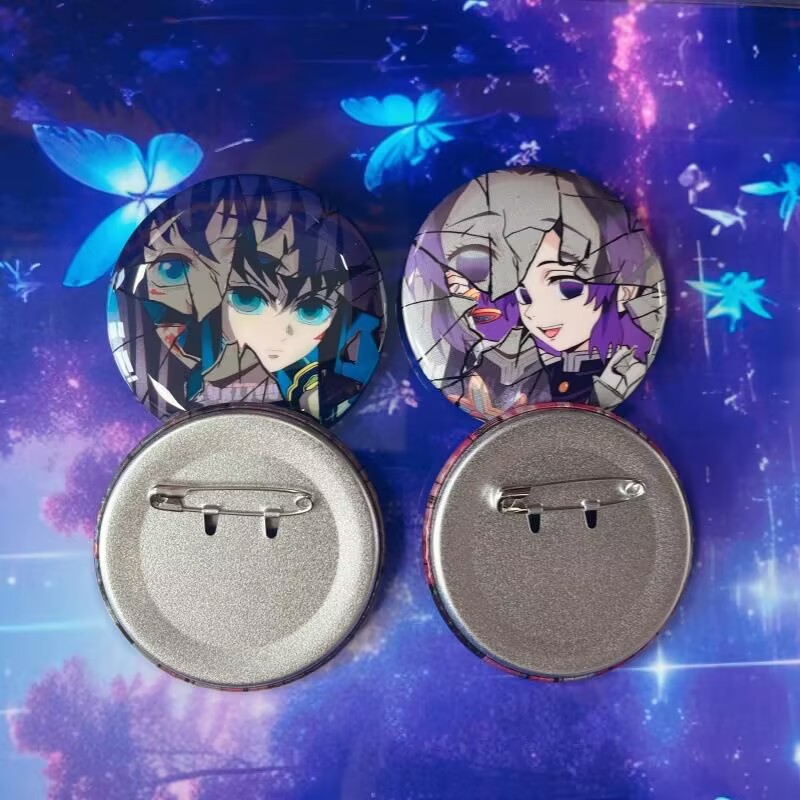 Demon Slayer Broken Badge Anim - مراجعة Anime Merchandise Demon Slayer وسعره